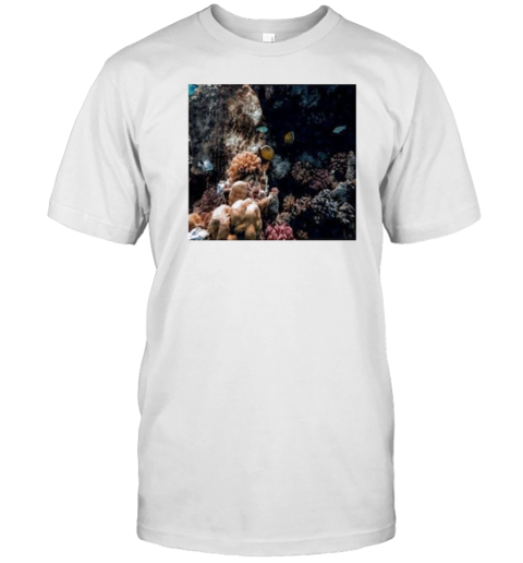 Beautiful Seascape Colorful Undersea Orange Green Coral Reefs Image T-Shirt