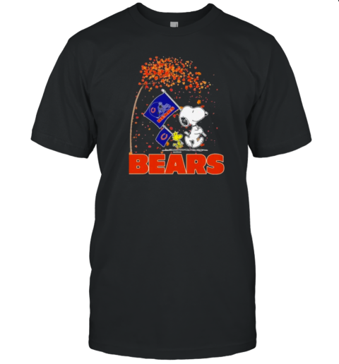 Peanuts Snoopy And Woodstock Parade Flag Chicago Bears In The Fall T-Shirt