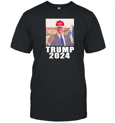 Biden Wearing Trump Hat T- Classic Men's T-shirt