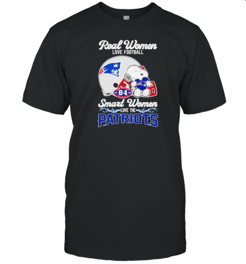 Snoopy Real Women Love Football Smart Women Love The New England Patriots NFL T- Classic Men's T-shirt