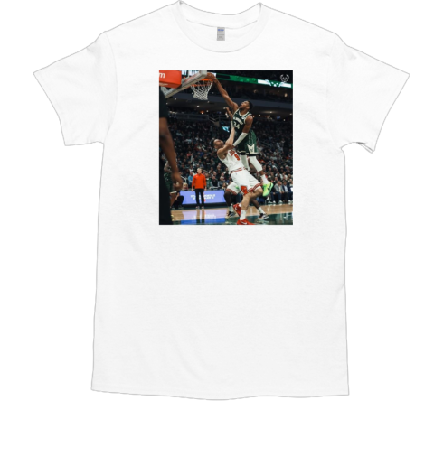 Milwaukee Bucks Giannis Antetokounmpo Frame It Poster T- Classic Men's T-shirt