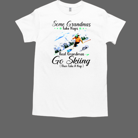 REAL GRANDMAS GO SKIING Classic Men's T-shirt