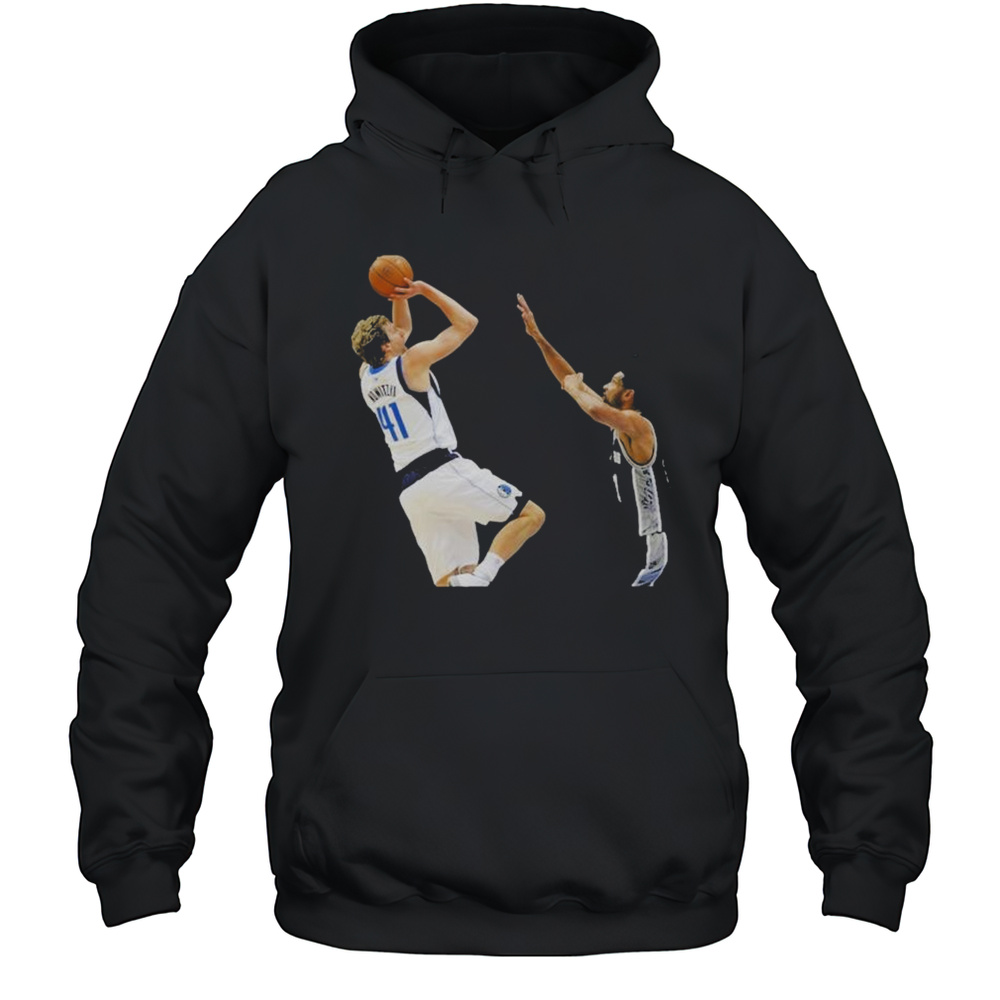 Andre Drummond Wearing Dirk Nowitzki Shooting His Signature Fadeaway Jumper Over Tim Duncan T-shirt Unisex Hoodie