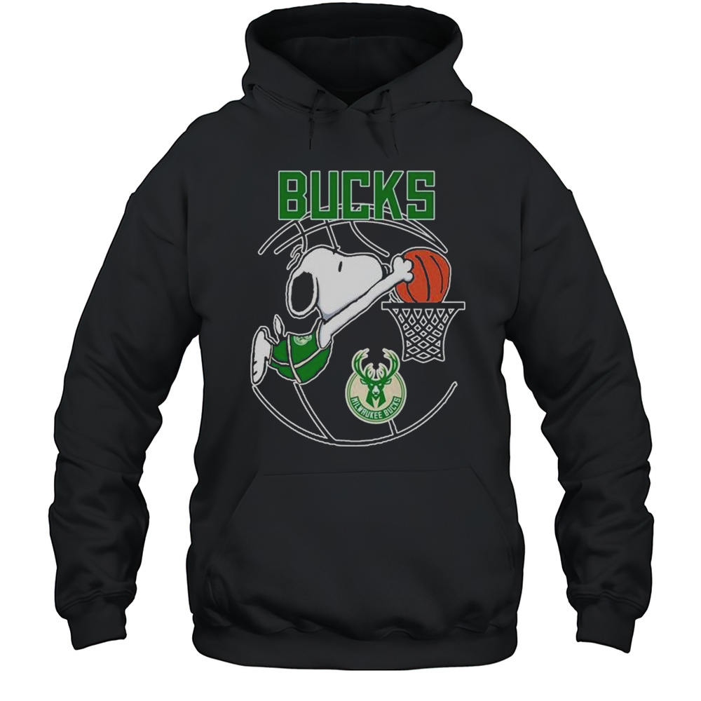 Snoopy The Peanuts X Milwaukee Bucks Dunk T-shirt Unisex Hoodie