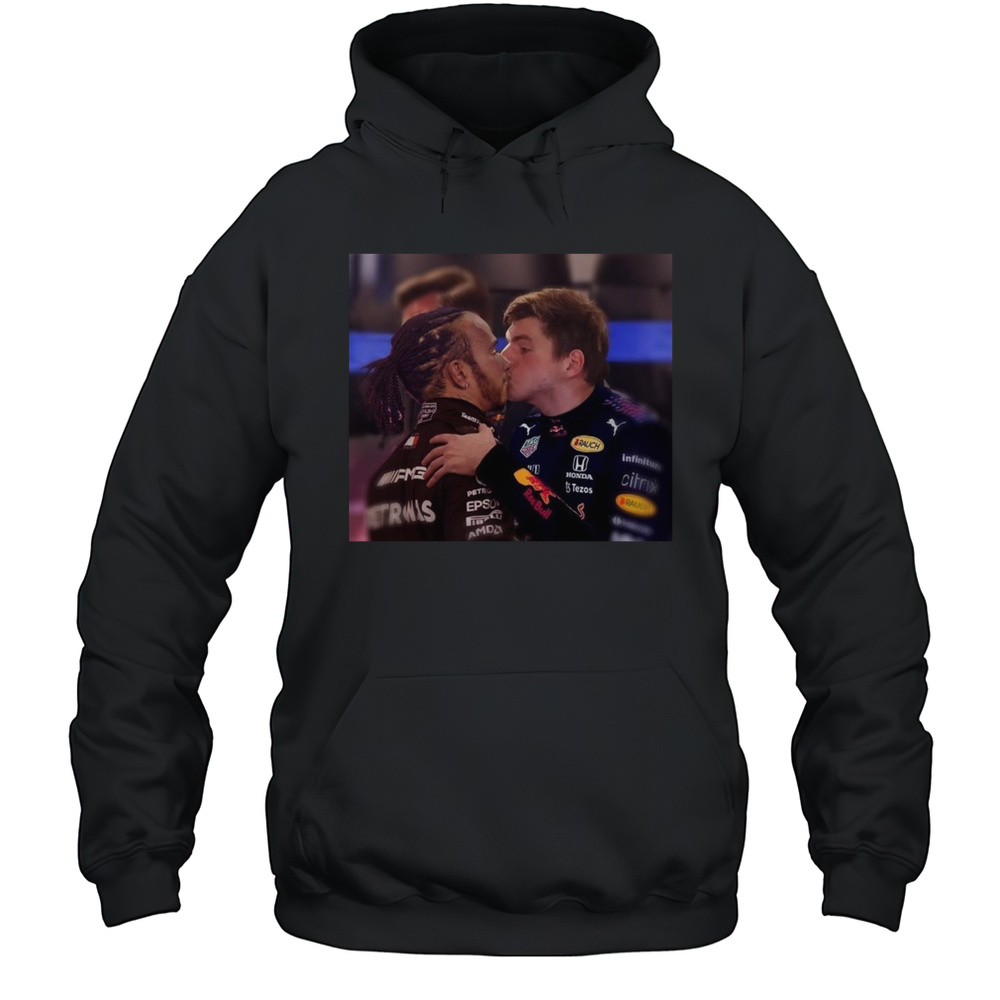 Mila Lewis Hamilton And Max Verstappen Kiss T-Shirt Unisex Hoodie