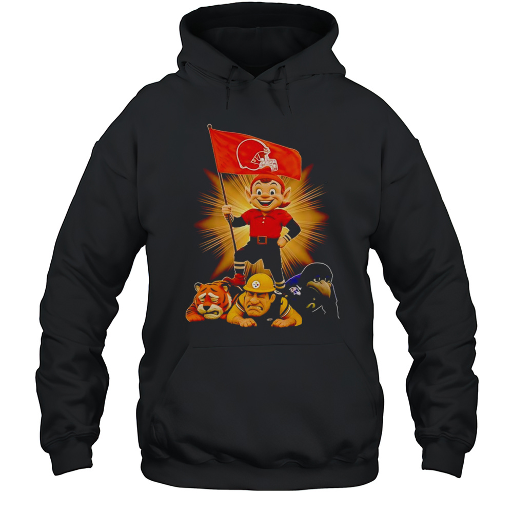 Cleveland Browns Mascot Standing With Flag Shirt Unisex Hoodie
