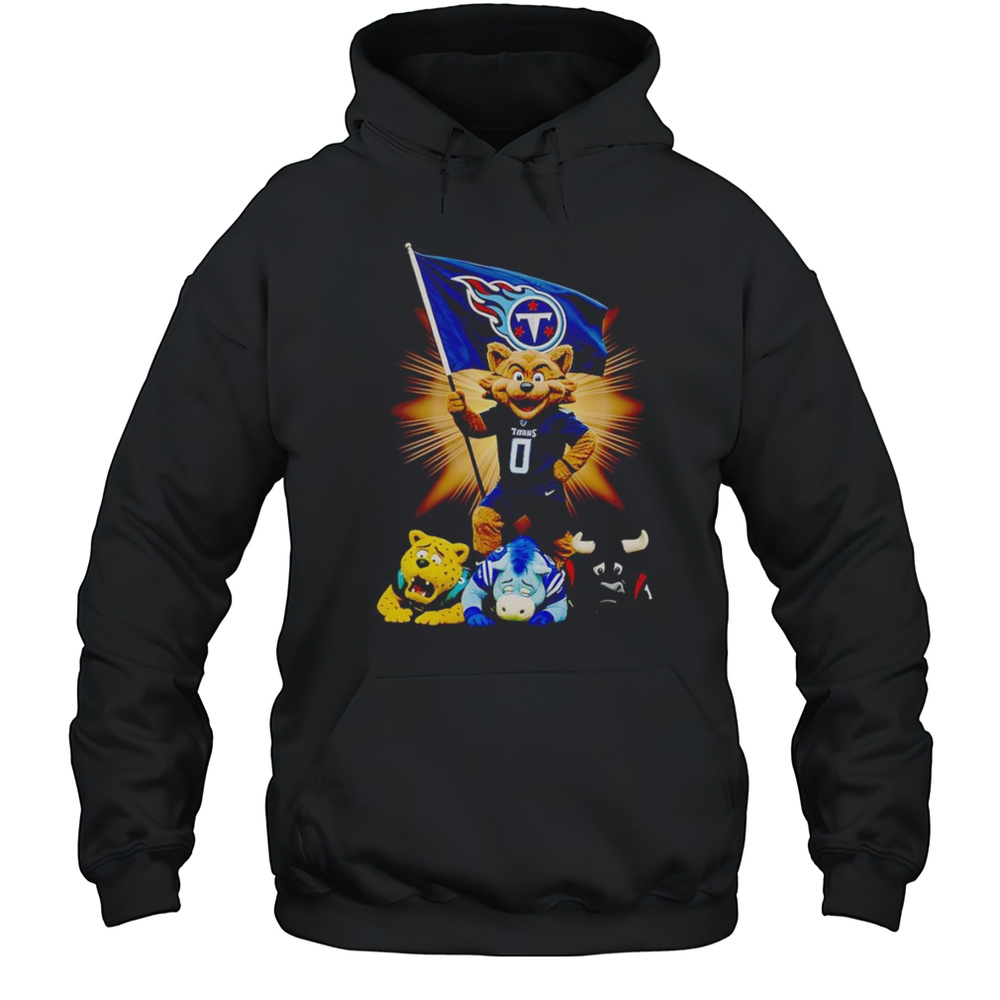Tennessee Titans Mascot Standing With Flag Shirt Unisex Hoodie